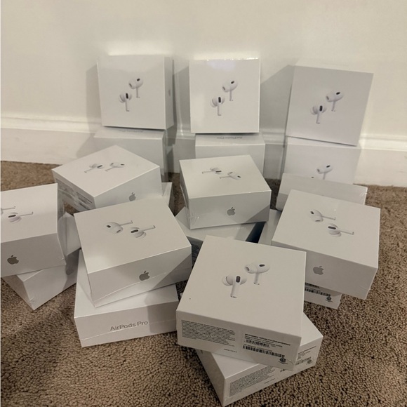 Apple AirPods Pro with Charging Case - White - Picture 4 of 4